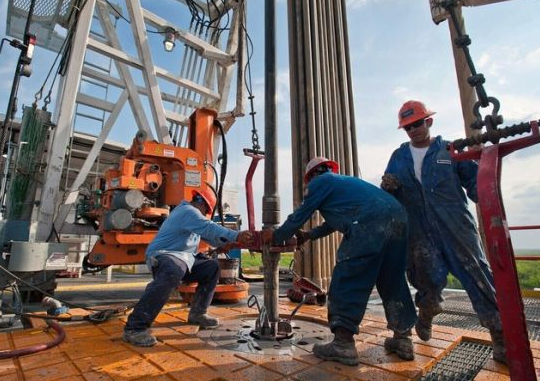 防爆葫蘆石油行業應用圖